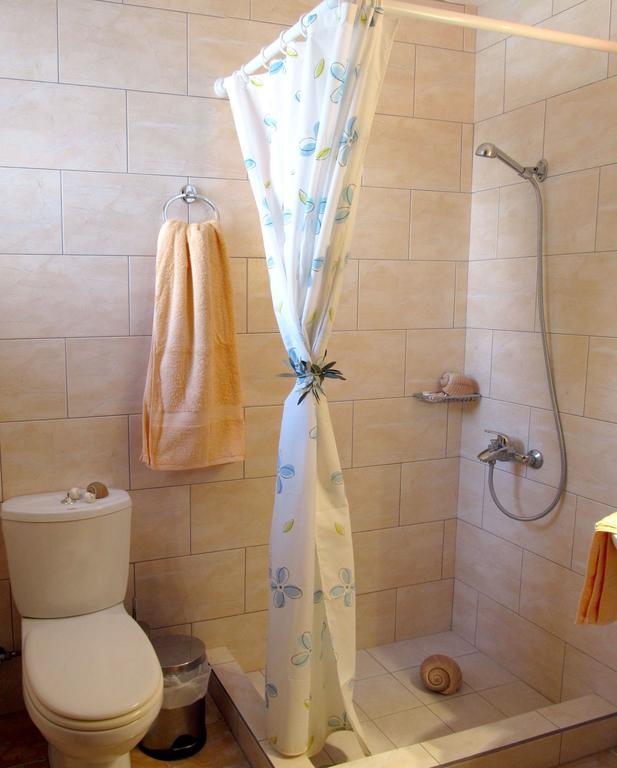 Villa Yiotevi Poros Town Rom bilde
