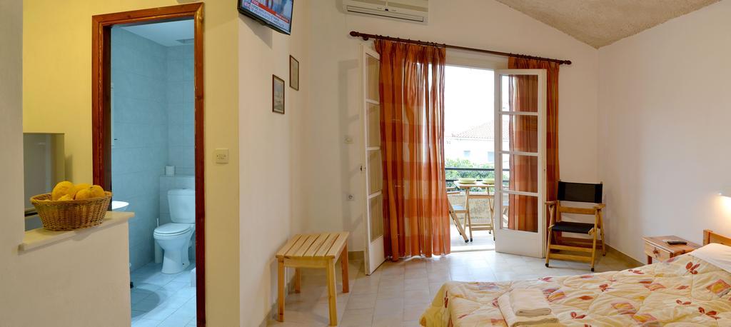 Villa Yiotevi Poros Town Eksteriør bilde