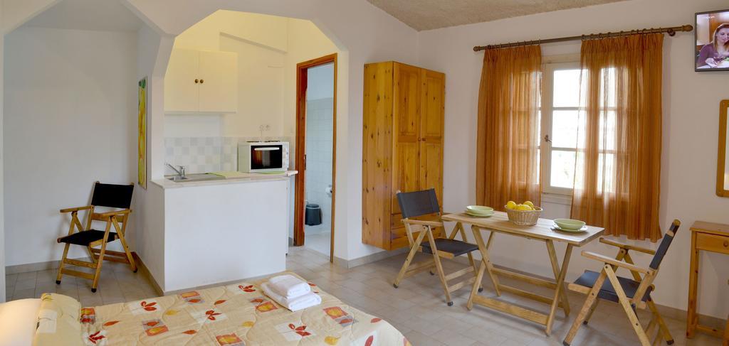 Villa Yiotevi Poros Town Eksteriør bilde